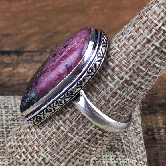 Ruby in Zoisite Stone Ring Size 8.5 - 8.75 - Picture 3 of 13